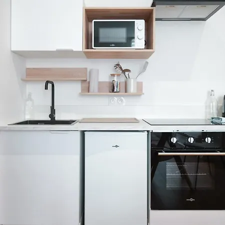 Joli Chaleureux Centre - 2 Personnes *