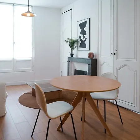 Joli Chaleureux Centre - 2 Personnes Appartement